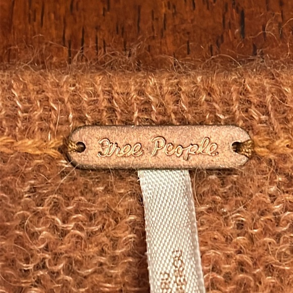 Free People Rust Color Soft Fuzzy Sweater pullover size SMALL - Picture 3 of 8